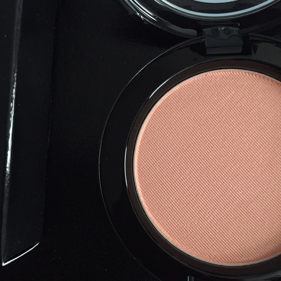 Limited Edition Mac Marilyn Monroe Mac Blush - Picture 3 of 4