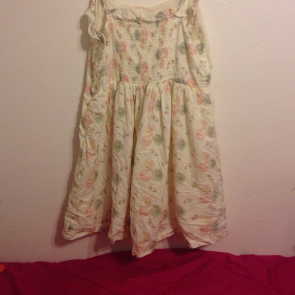 Cream Floral dress - Picture 2 of 2