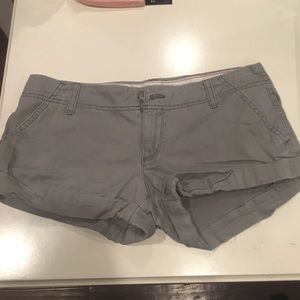 NEVER WORN Hollister Olive Green cotton shorts