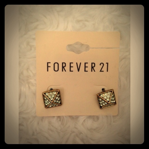 Forever 21 mint green pyramid earrings