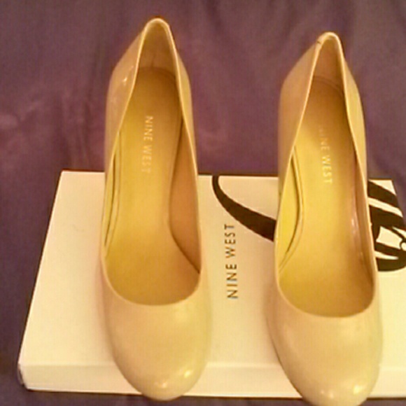 Nine West Nude pump heels