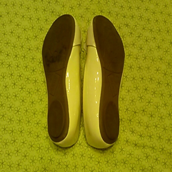 Flats - Picture 3 of 3
