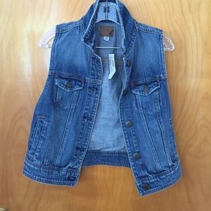 American Eagle denim vest size medium