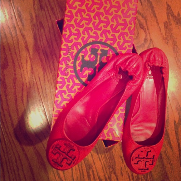 Scarlet Tory Burch Reva Flats