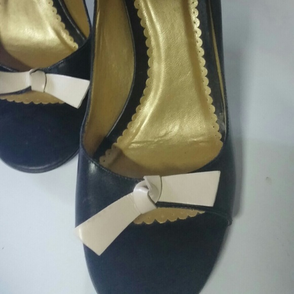 NWOB BcBG heels - Picture 3 of 3