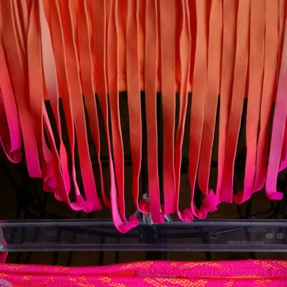 Bikini - Picture 4 of 4