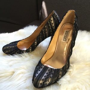 Gorgeous Black laced heels/pumps