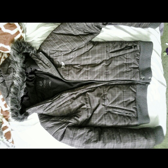 FOX coat with fur around tha hood - Picture 3 of 3