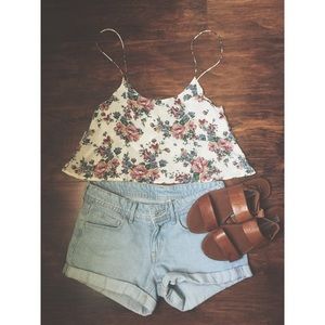 💕💋sold 🌼 Brandy Melville crop top