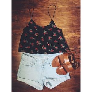 💕💋SOLD🌼Brandy Melville crop top