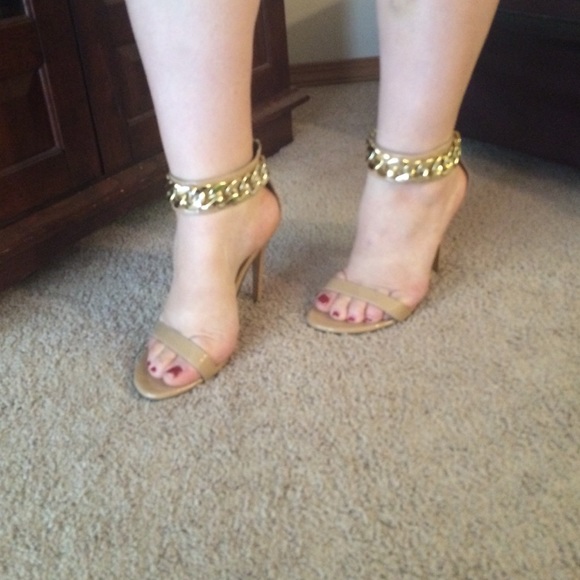 Never worn hot sandals. - Picture 4 of 4
