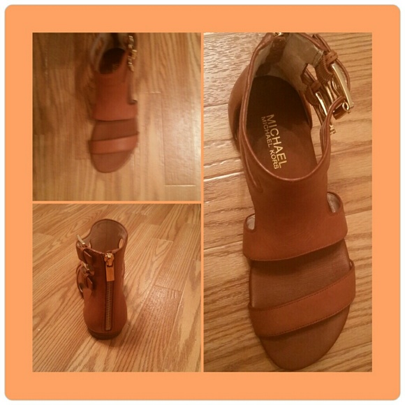 Michael Kors Adriana Flat Sandal - Picture 2 of 4