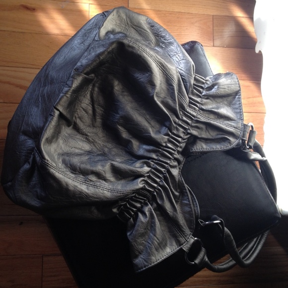 Purse - Picture 2 of 3