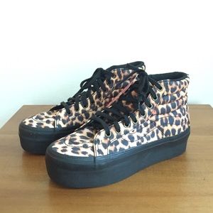 Vans Sk-8 platform leopard in size 5