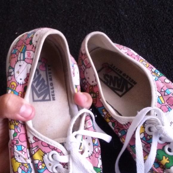 Hello Kitty Vans - Picture 4 of 4