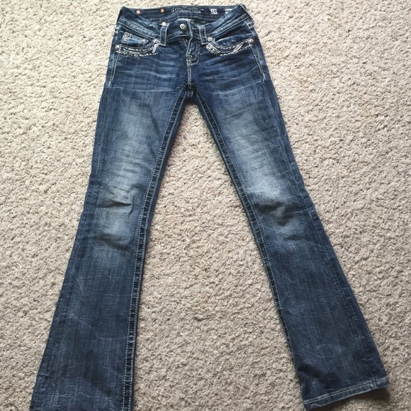 I am selling Miss Me jeans.
