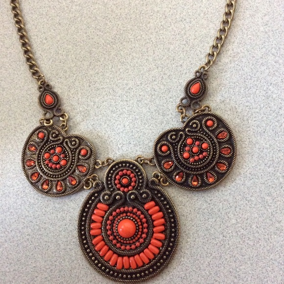 Francescas's statement necklace