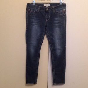 Super Cute, Maurice's skinny jegging.