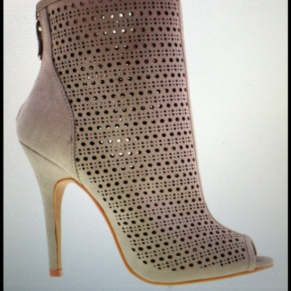 Chinese Laundry Shoes - NWOT Chinese Laundry Jupiter Grey peep toe booties