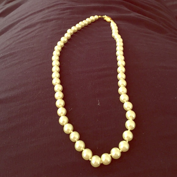 Fashion "pearl" necklace - Picture 1 of 1