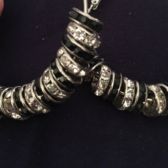 Beaded rhinestone hoop earrings - Picture 2 of 2