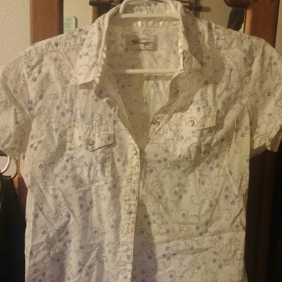 Cute lightweight country shirt