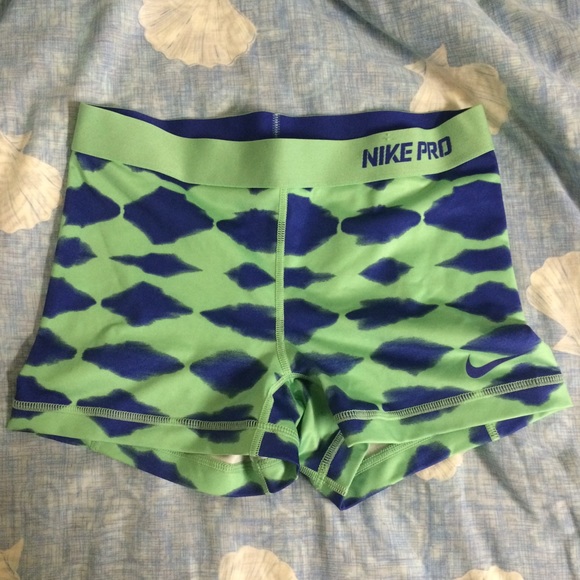 Nike Pro 3" Green and Blue Pattern