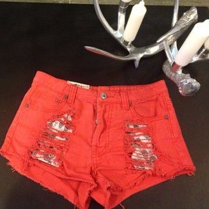 Hidden Skulls Red Short 💀