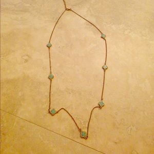 Long necklace in turquoise
