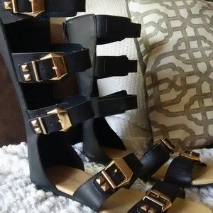 gladiator sandals sz 9 must have!!!