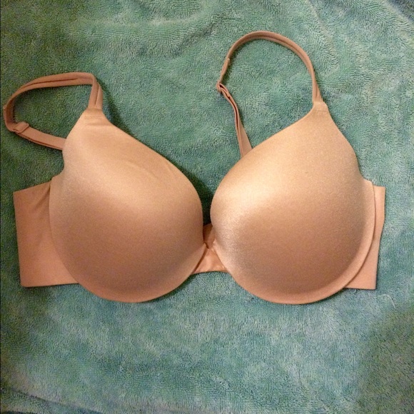 Nude t-shirt bra