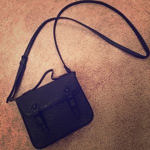 New Zealand Crossbody