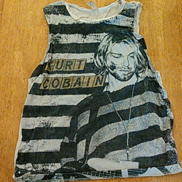 Kurt cobAin nirvana t-shirt