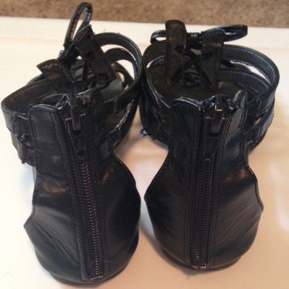 Black gladiator sandals - Picture 2 of 4