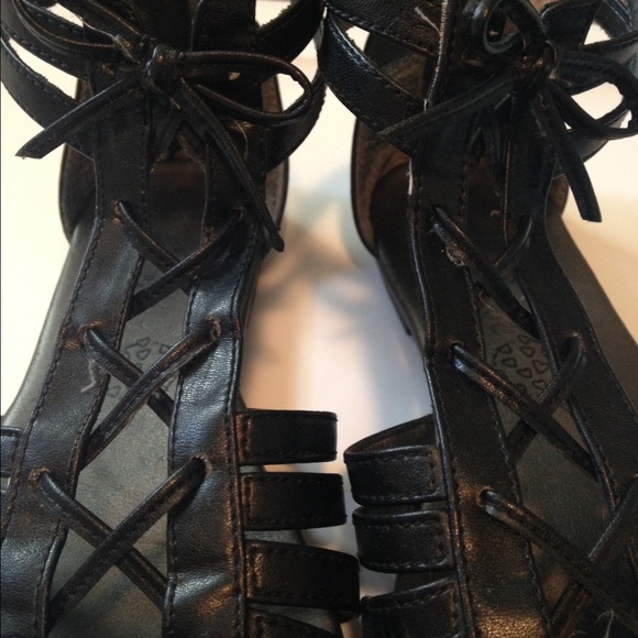 Black gladiator sandals - Picture 3 of 4