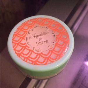 Aqualillies Tarte Amazonian clay finishing powder