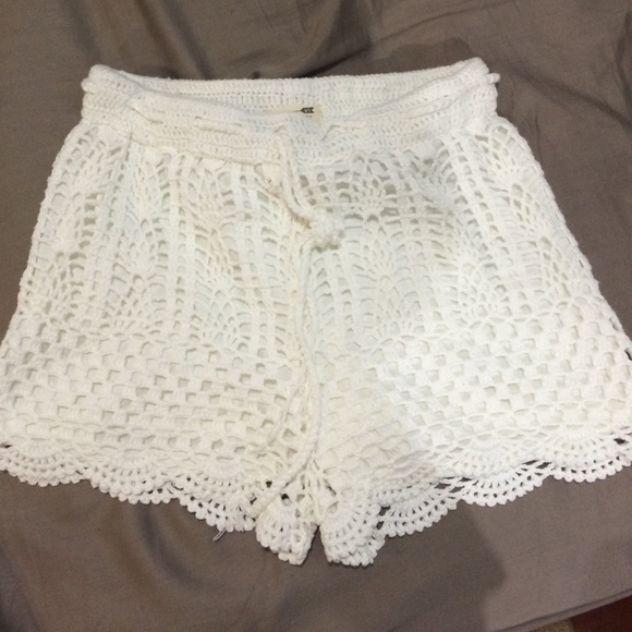White high waisted crochet shorts