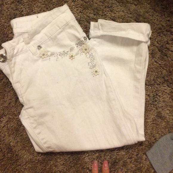 White capris