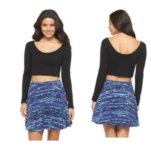 Mossimo Black Long Sleeve Crop Top - Picture 2 of 4