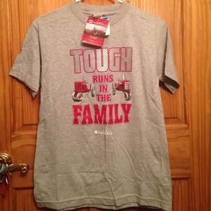 🌹🚜 Farmall T-Shirt 🚜🌹