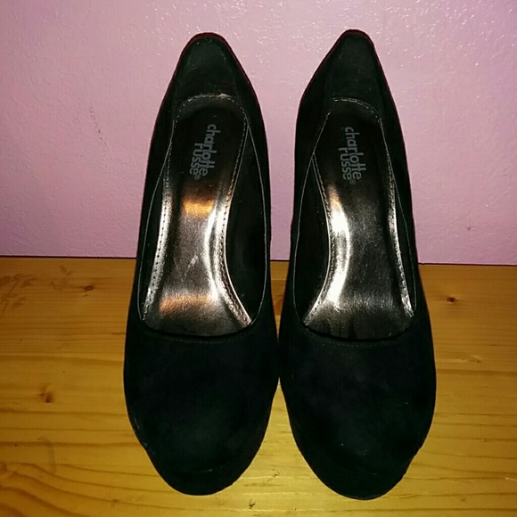 Great condition black pumps!