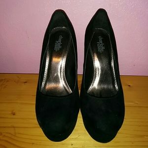Great condition black pumps!