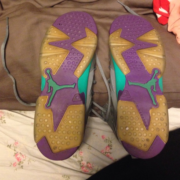 Jordans. - Picture 2 of 4