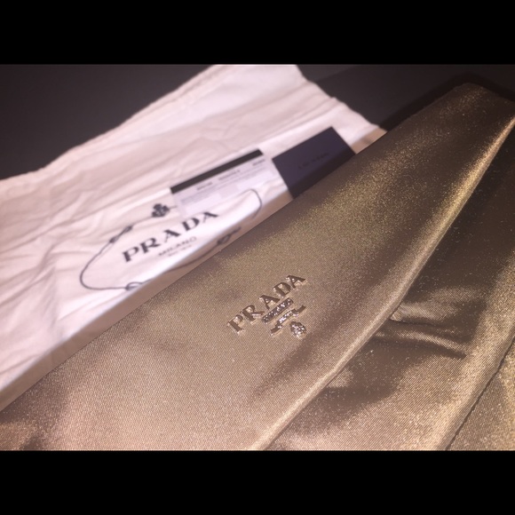 PRADA - Picture 2 of 4