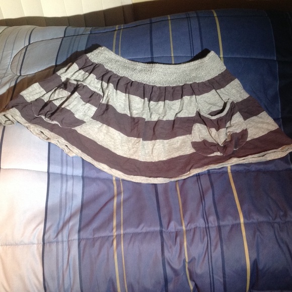 Skater Skirt w/pockets - Picture 2 of 3