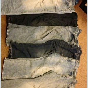 6 pairs of size 48/32 American Eagle jeans
