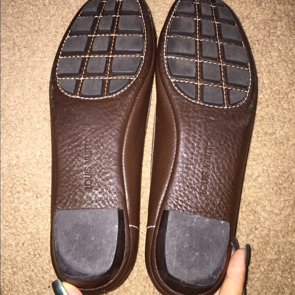 ❤️SOLD❤️LV Flats - Picture 2 of 4