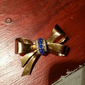 Bow pin