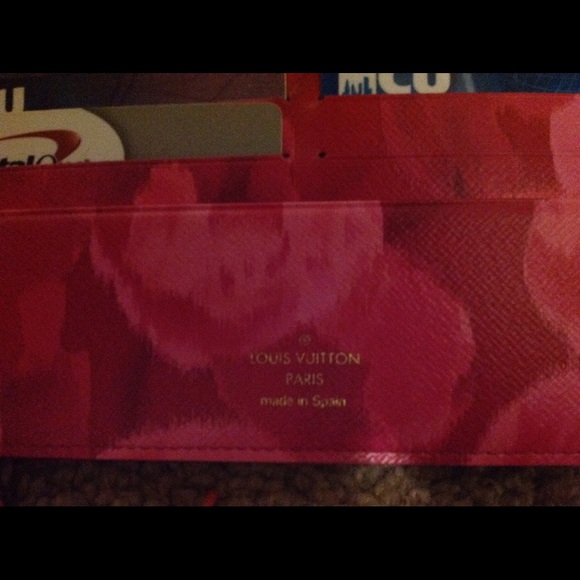 🚫SOLD💯Auth. Louis Vuitton Ikat Wallet - Picture 2 of 4