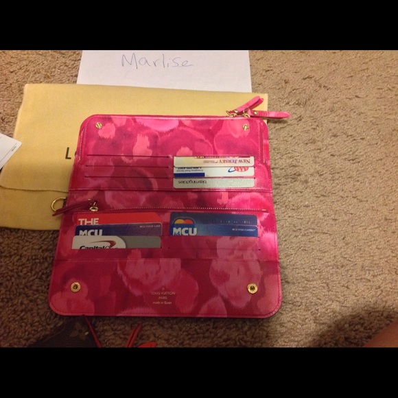 🚫SOLD💯Auth. Louis Vuitton Ikat Wallet - Picture 3 of 4